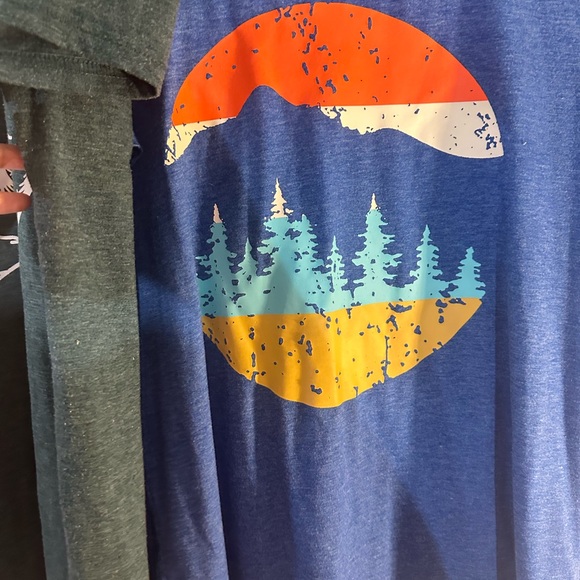 Bundle of Graphic Tees - Picture 3 of 5